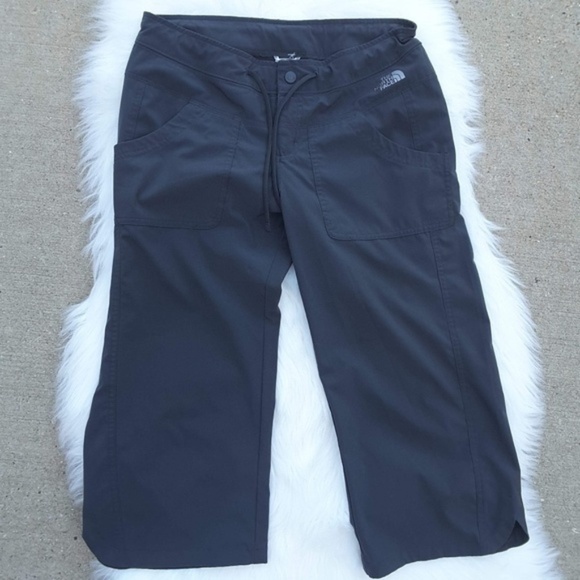 THE NORTH FACE black shorts sz 4 - Picture 1 of 4